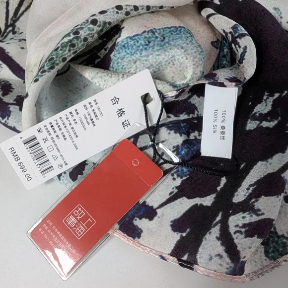 Shanghai Story NWT 100% Mulberry Silk Abstract Floral Scarf 53 x 170cm - Picture 6 of 7